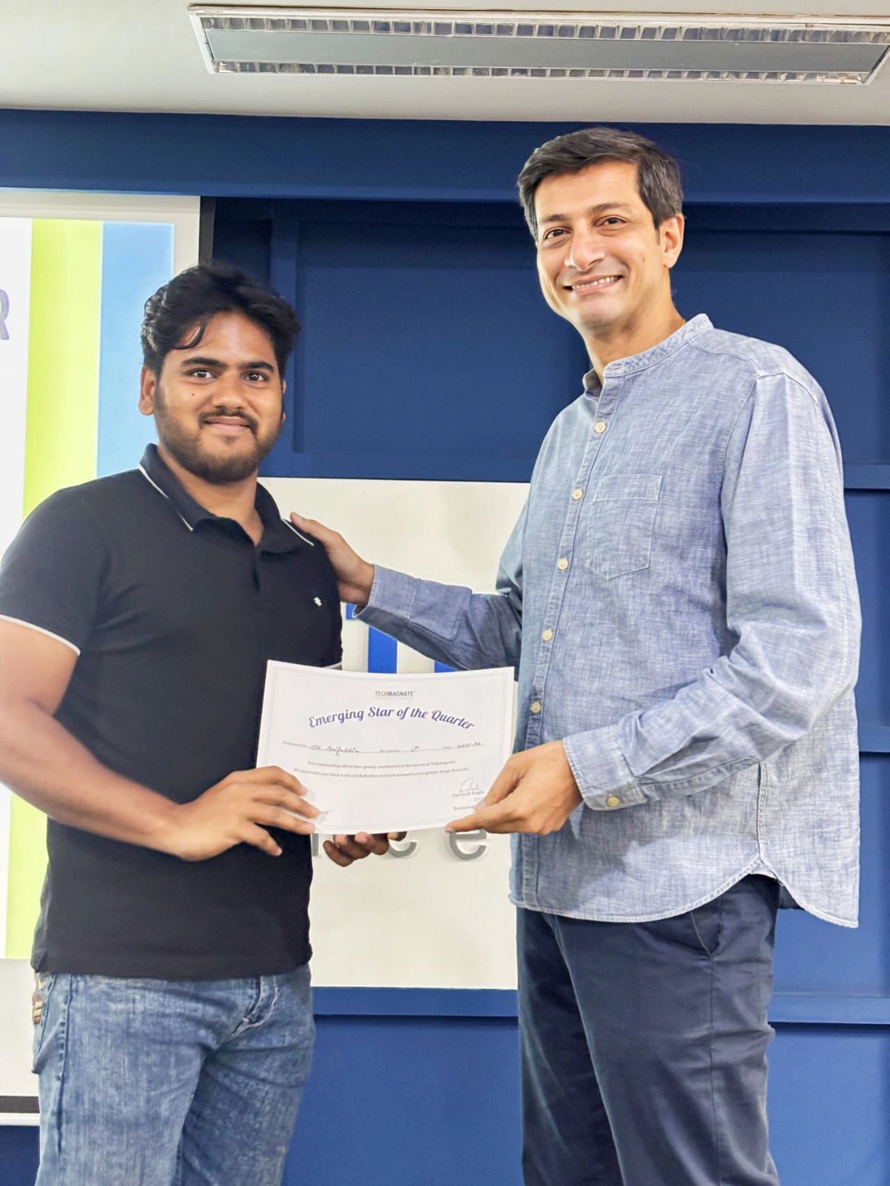 Sk Saifuddin receiving the Emerging Star of the Quarter award from Techmagnate CEO Sarvesh Bagla